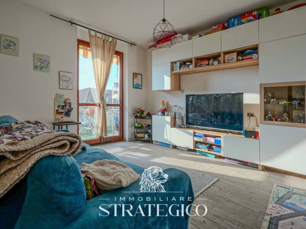 Appartamento a Arona in Via 2 Giugno, 4 - Foto 2