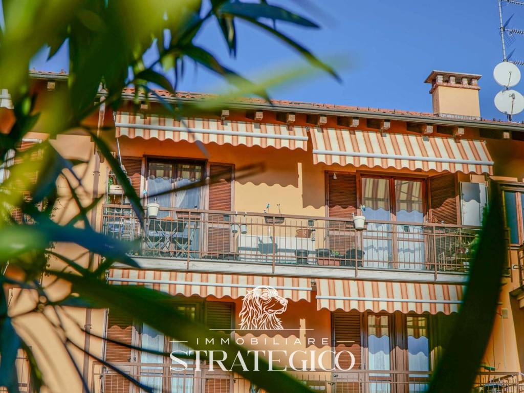 Appartamento a Arona in Via 2 Giugno, 4 - Foto 3