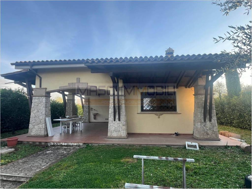 Villa a Fiano romano in Via Firenze, 144 - Foto 2