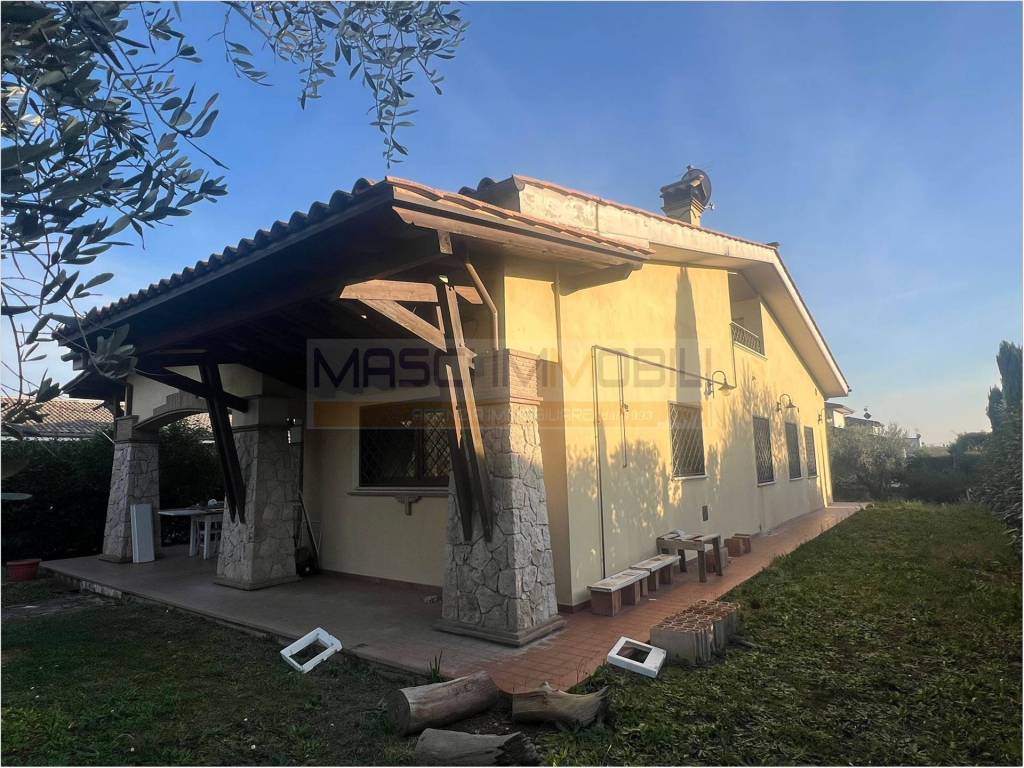 Villa a Fiano romano in Via Firenze, 144 - Foto 3
