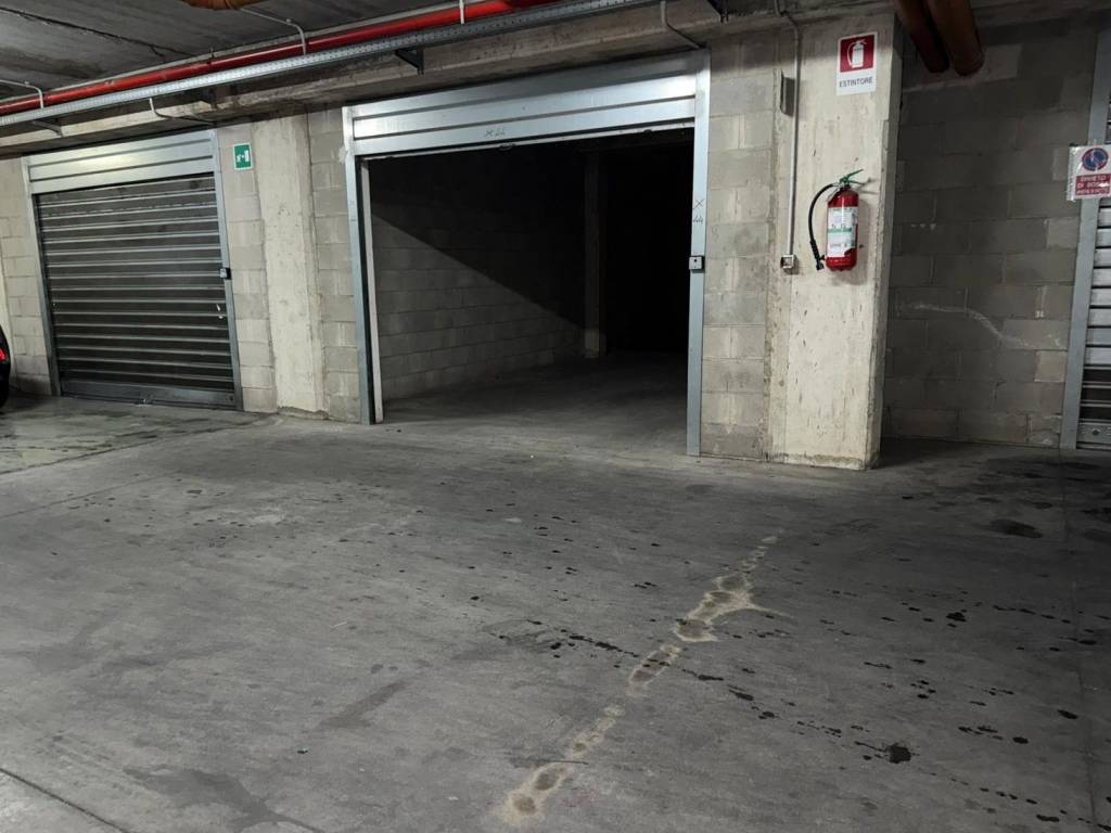 Box / garage a Nocera superiore in Via Giuseppe Garibaldi, 86 - Foto 2
