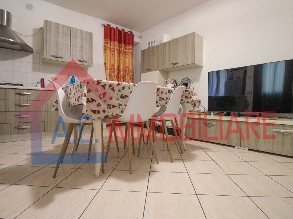 Casa indipendente a Vergiate in Via Cusciano, 28 - Foto 2