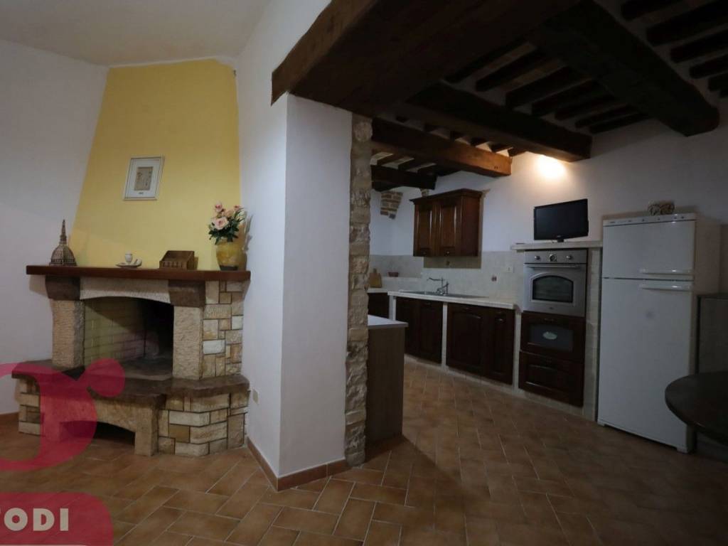 Appartamento a Todi in 42°45'01.3