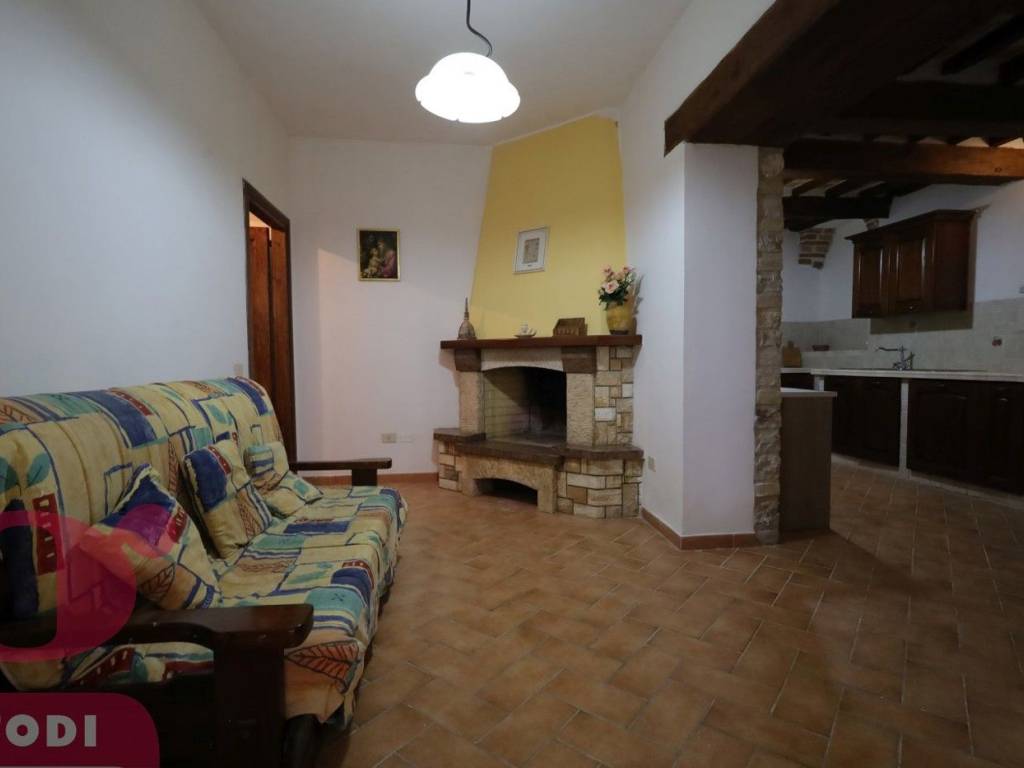 Appartamento a Todi in 42°45'01.3