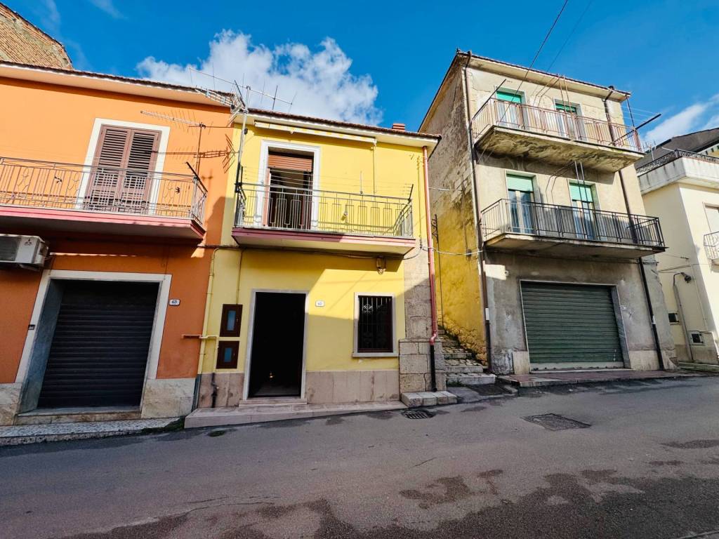 Casa indipendente a Gesualdo in VIA ROMA, 65 - Foto 2
