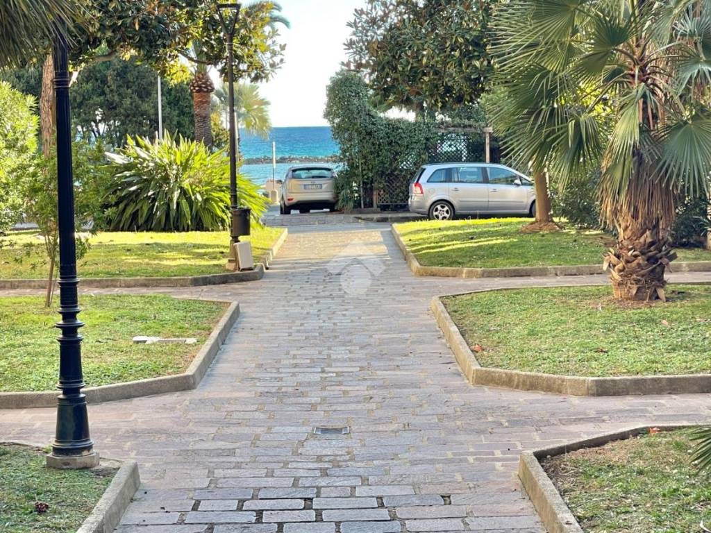Appartamento a San bartolomeo al mare in Via Aurelia, 149 - Foto 3