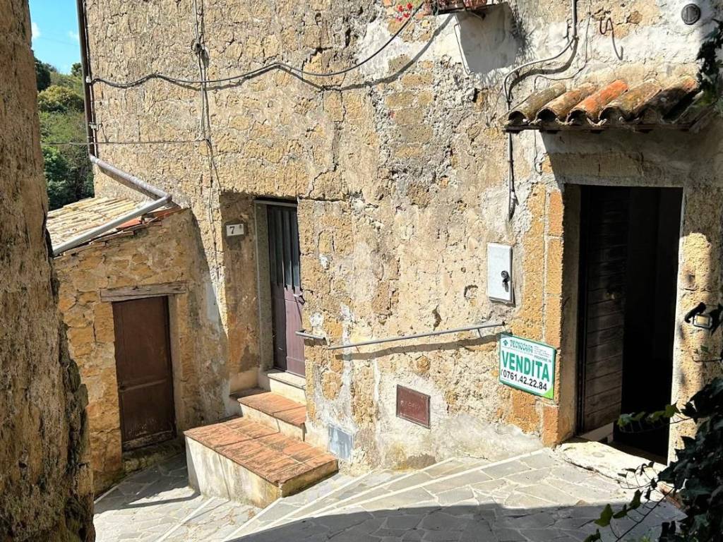 Appartamento a Ischia di castro in Piazza Eraclito, 12 - Foto 2