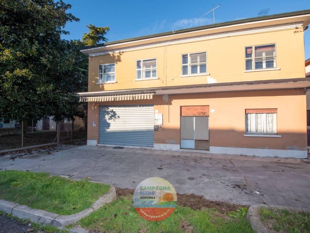 Villa a Jolanda di savoia in Piazza Unità d'Italia - Foto 2