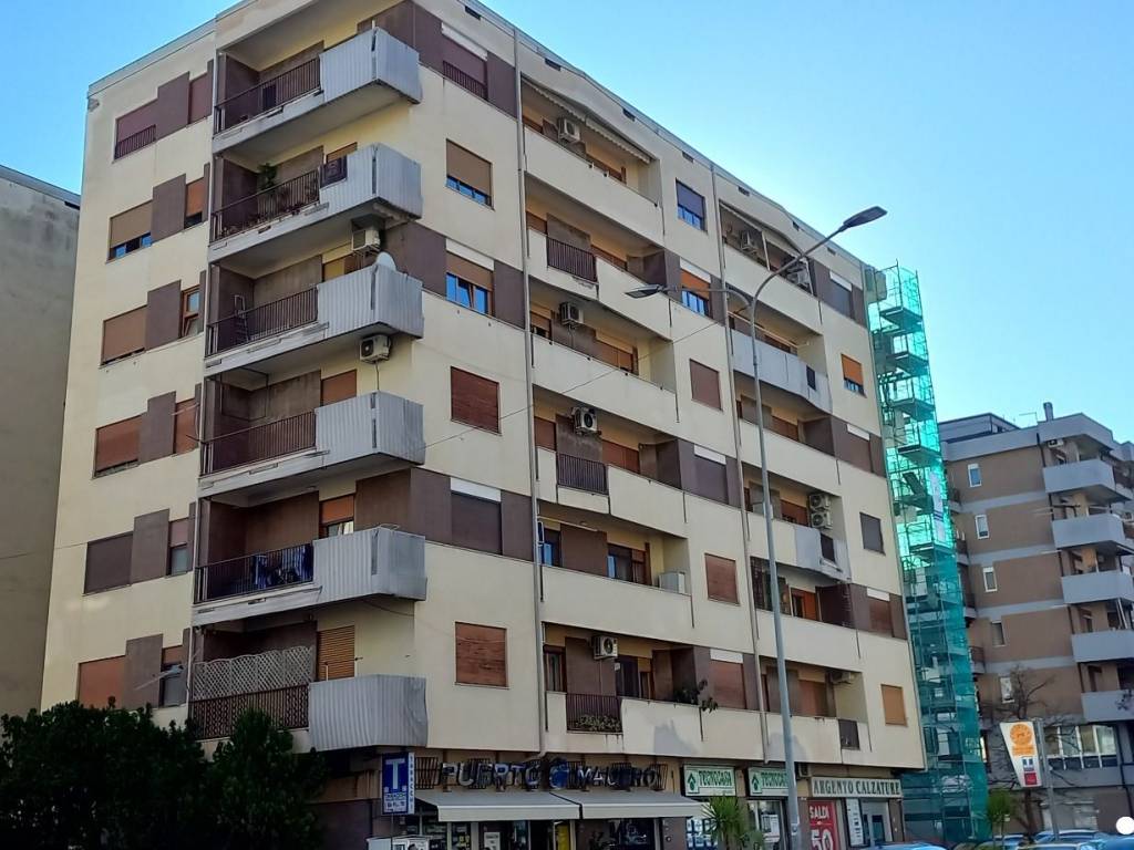 Appartamento a Cosenza in Viale Giovanni e Francesca Falcone - Foto 2
