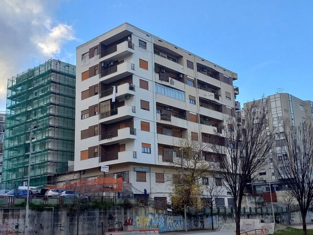 Appartamento a Cosenza in Viale Giovanni e Francesca Falcone - Foto 3