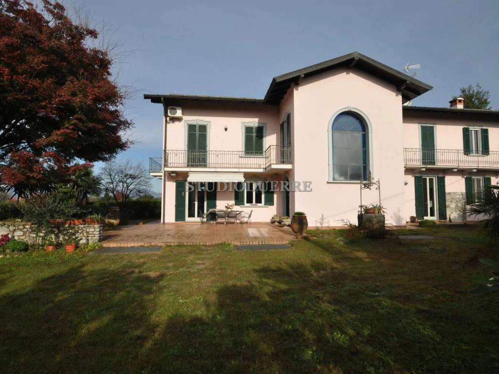 Villa a Sesto calende in Via Idroscalo, 181 - Foto 2