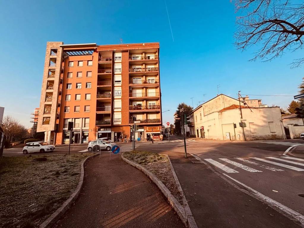 Appartamento a Saronno in Via C. Miola, 34 - Foto 2