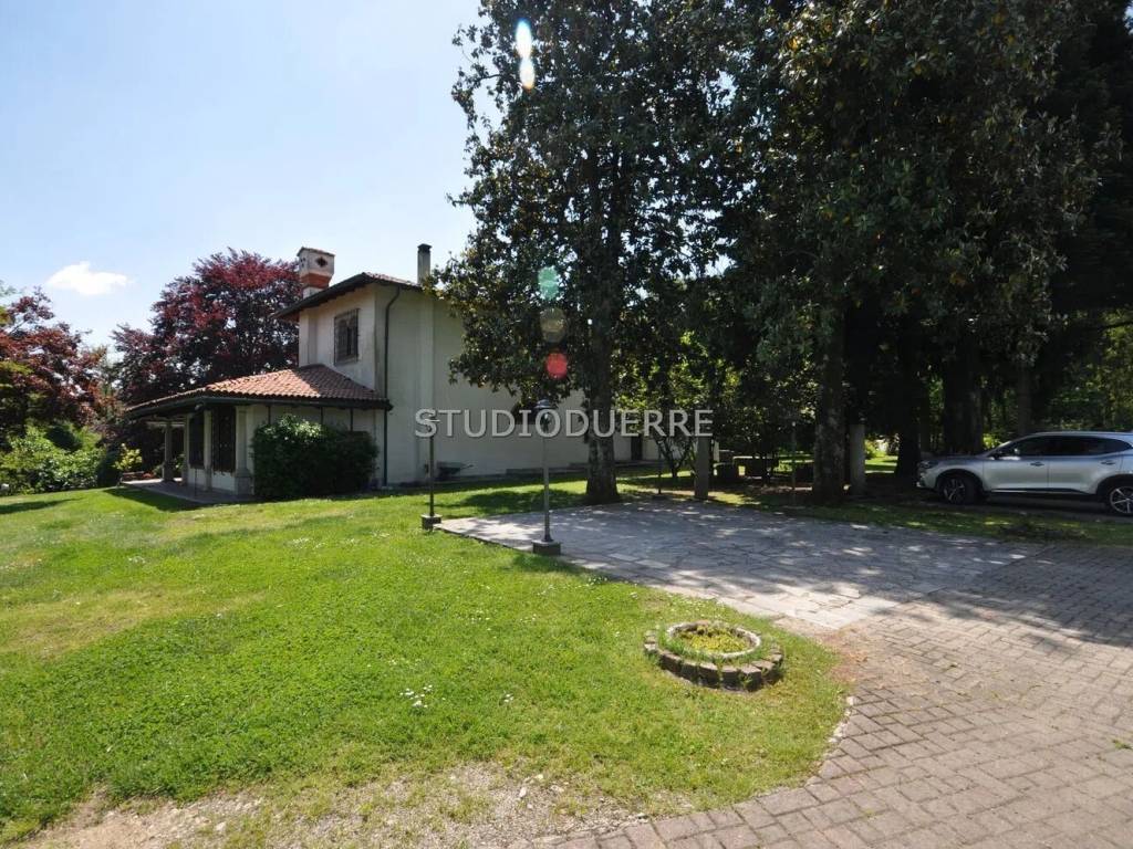 Villa a Castelletto sopra ticino in Via A. Oldrini, 15 - Foto 5