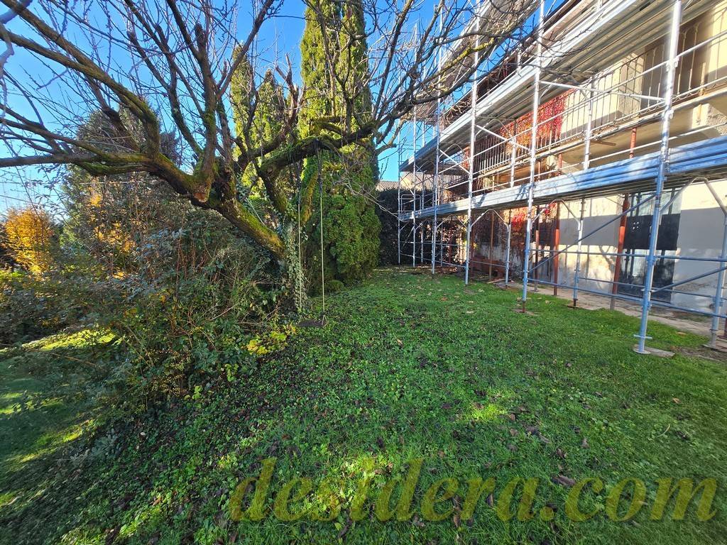 Casa indipendente a Sesto calende in Via al Poggio - Foto 2