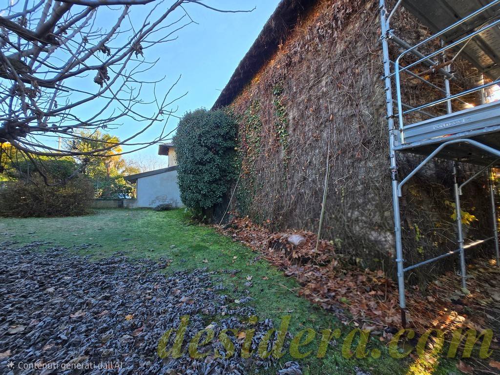 Casa indipendente a Sesto calende in Via al Poggio - Foto 3