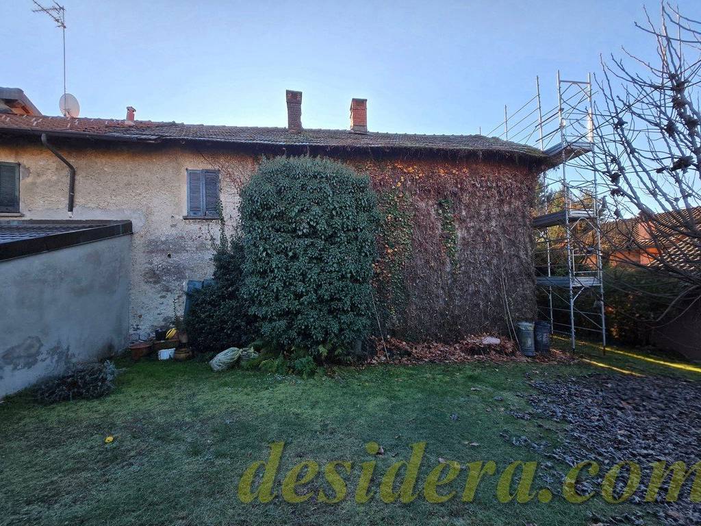 Casa indipendente a Sesto calende in Via al Poggio - Foto 4