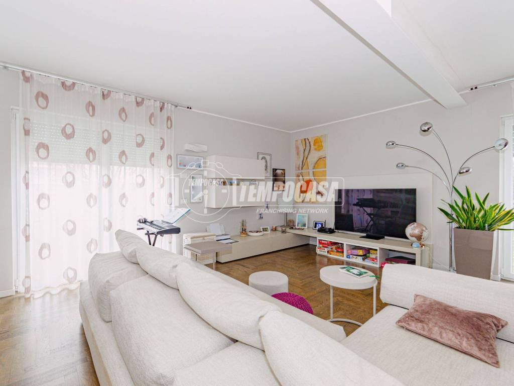 Villa a Dorno in Via Giovanni Palatucci 9/c - Foto 4