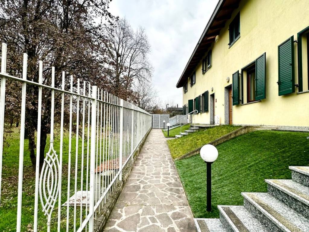 Villetta a schiera a Binasco in Via Pitagora, 3 - Foto 2