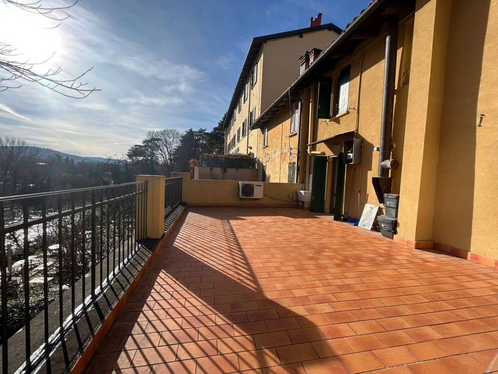 Appartamento a Casalecchio di reno in Via Guglielmo Marconi, 19 - Foto 2