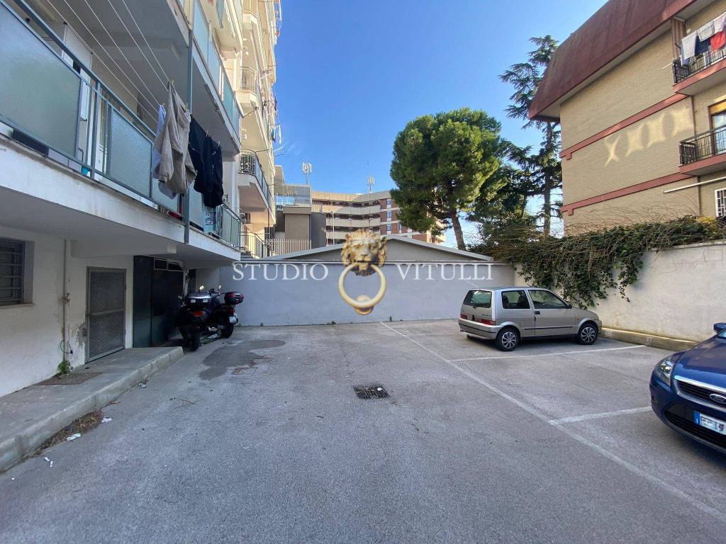 Box / garage a Bari in Viale Luigi Einaudi, 9 - Foto 3