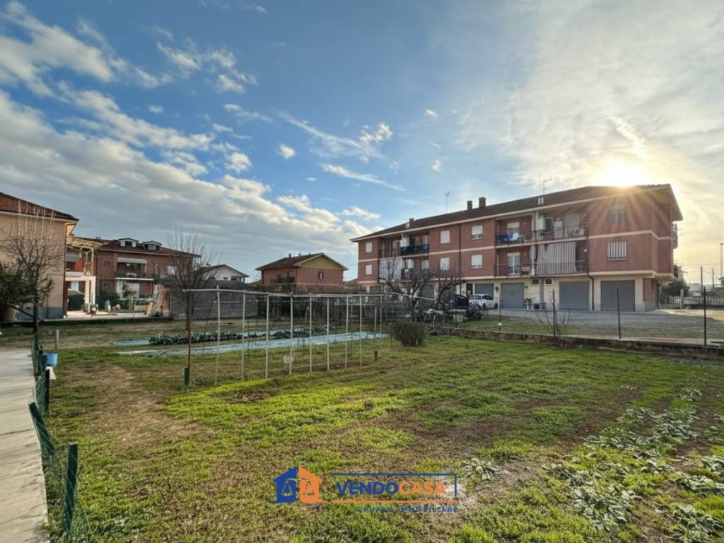 Villa a Cherasco in Via Cuneo, 33 - Foto 3