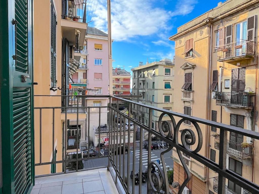 Appartamento a Genova in Via Giovanni Amendola, 6 - Foto 4