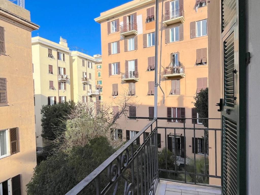 Appartamento a Genova in Via Giovanni Amendola, 6 - Foto 5