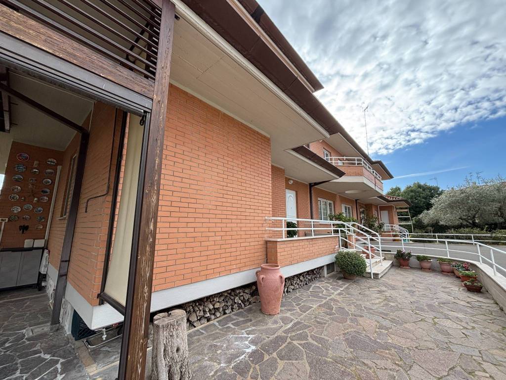 Villa a Latina in Via Francesco Provenzale - Foto 3
