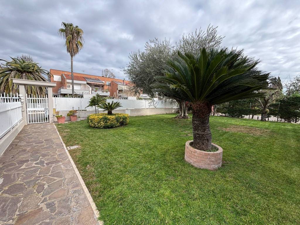 Villa a Latina in Via Francesco Provenzale - Foto 5