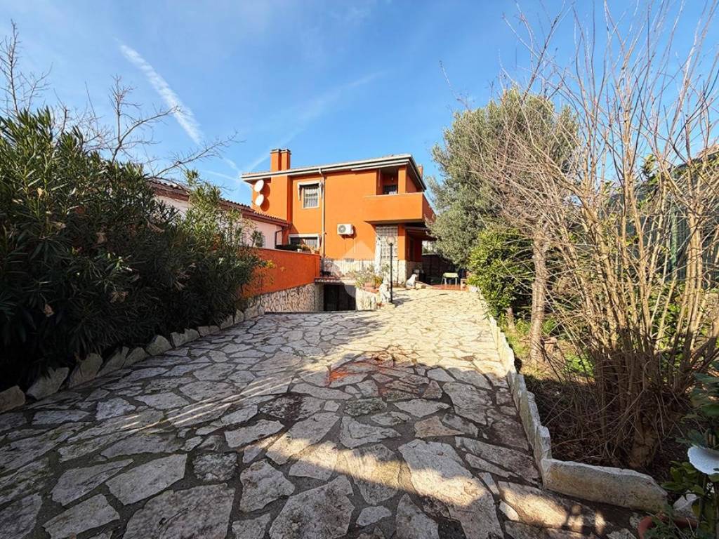 Villa a Montalto di castro in Piazza Orazio, 2 - Foto 2
