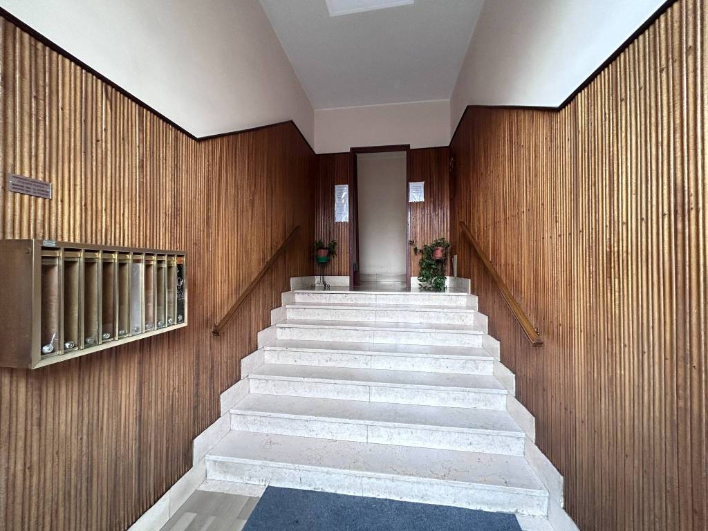 Appartamento a Grugliasco in Via Bengasi, 39 - Foto 2