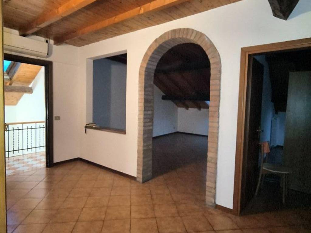 Attico / mansarda a San martino in rio in Corso Umberto I, 33 - Foto 3