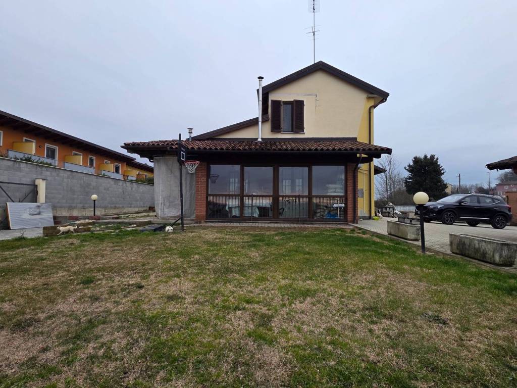 Villa a Asti in Viale Don Alfredo Bianco, 87 - Foto 2