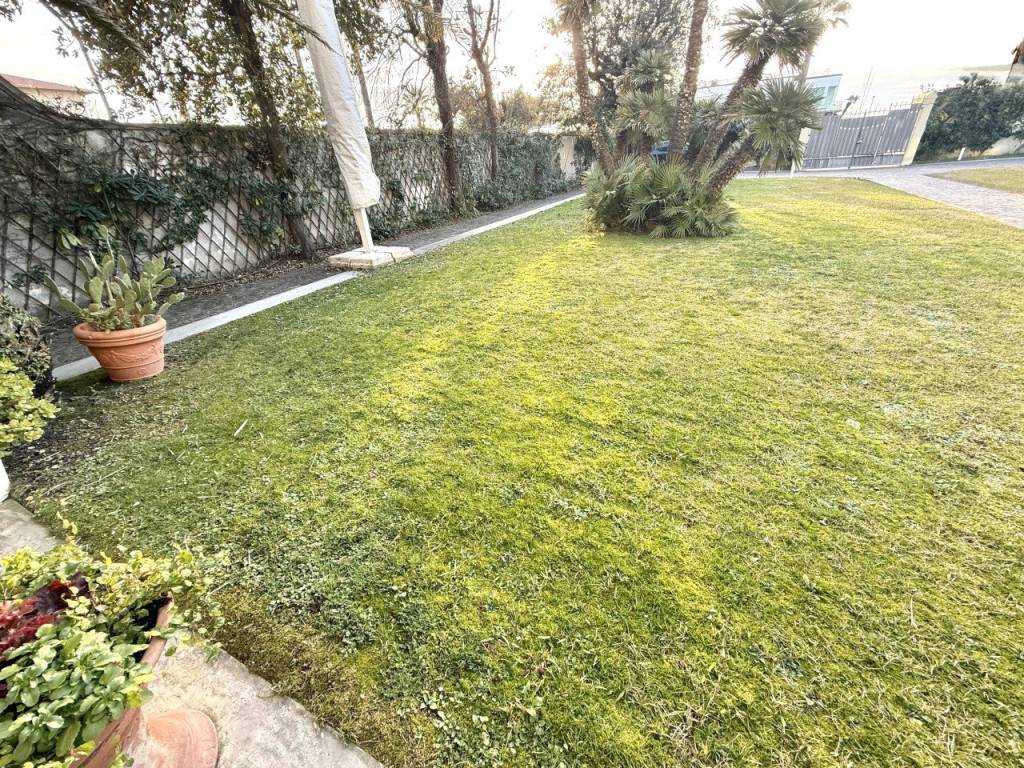 Appartamento a Viareggio in Viale manin - Foto 2