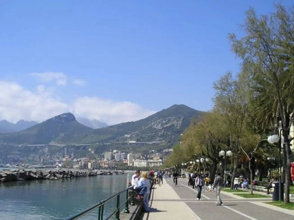 Immobile a Salerno in Via Settimio Mobilio No Number - Foto 2
