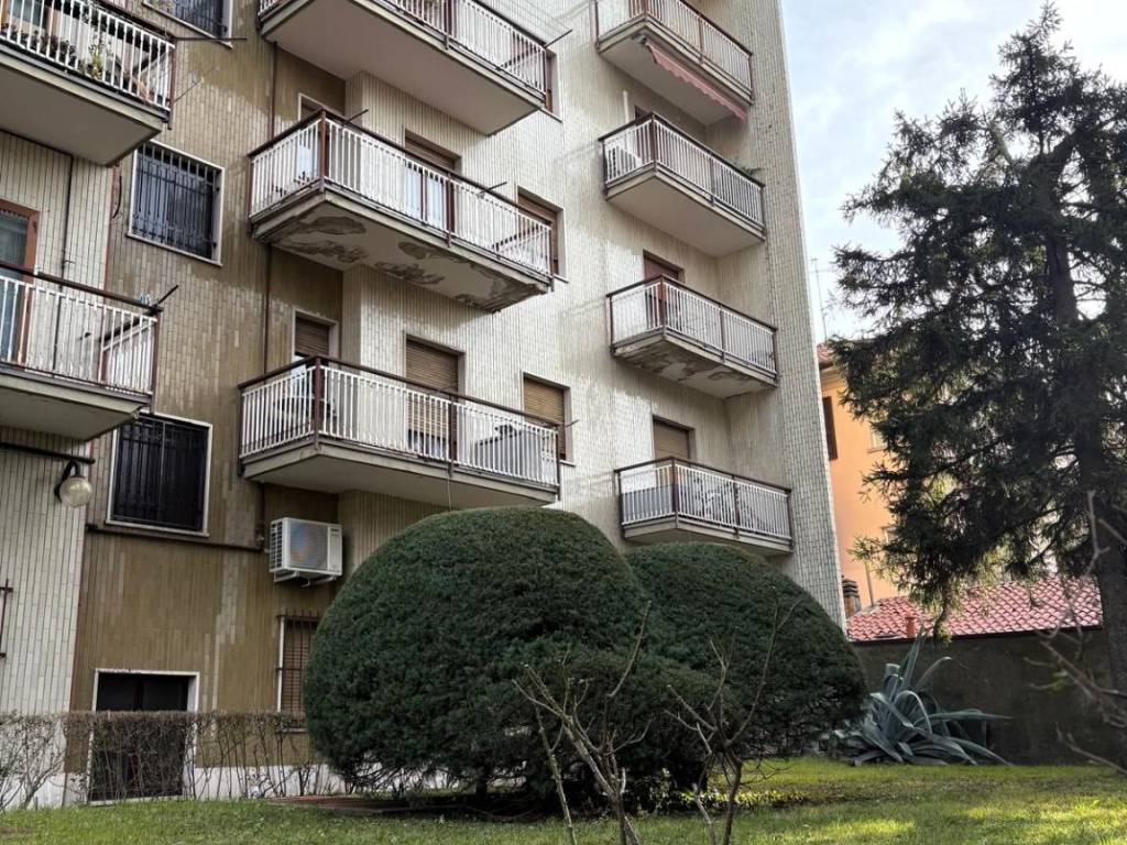 Appartamento a Lecco in Corso Martiri della Liberazione - Foto 2