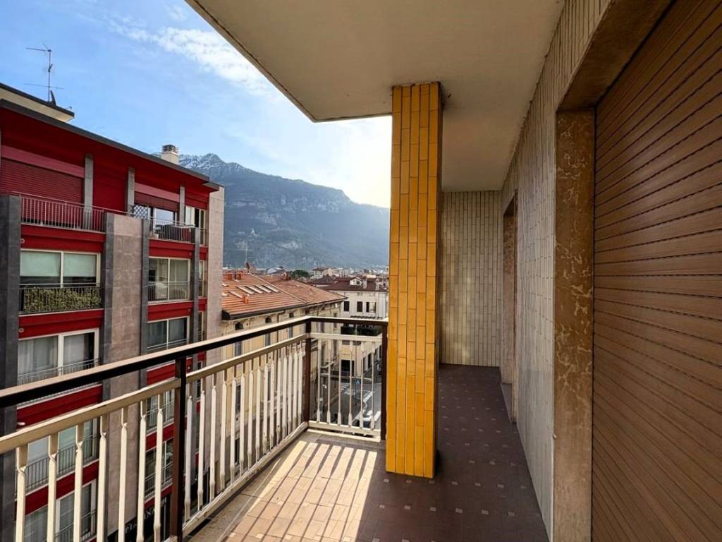 Appartamento a Lecco in Corso Martiri della Liberazione - Foto 3