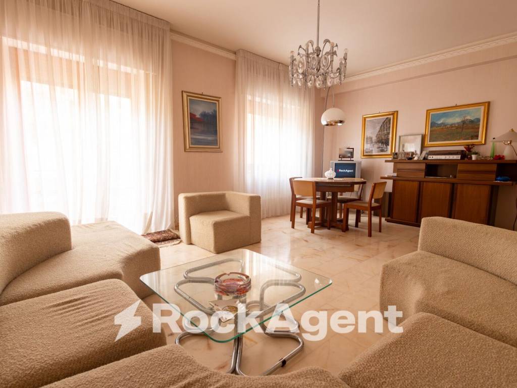 Appartamento a Catanzaro in Via Eugenio de Riso, 77 - Foto 2