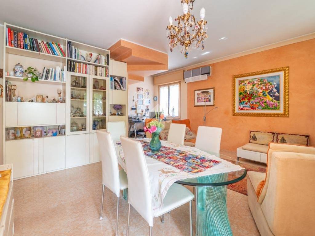 Villa a Villafranca di verona in Via Eugenio Montale, 42 - Foto 5