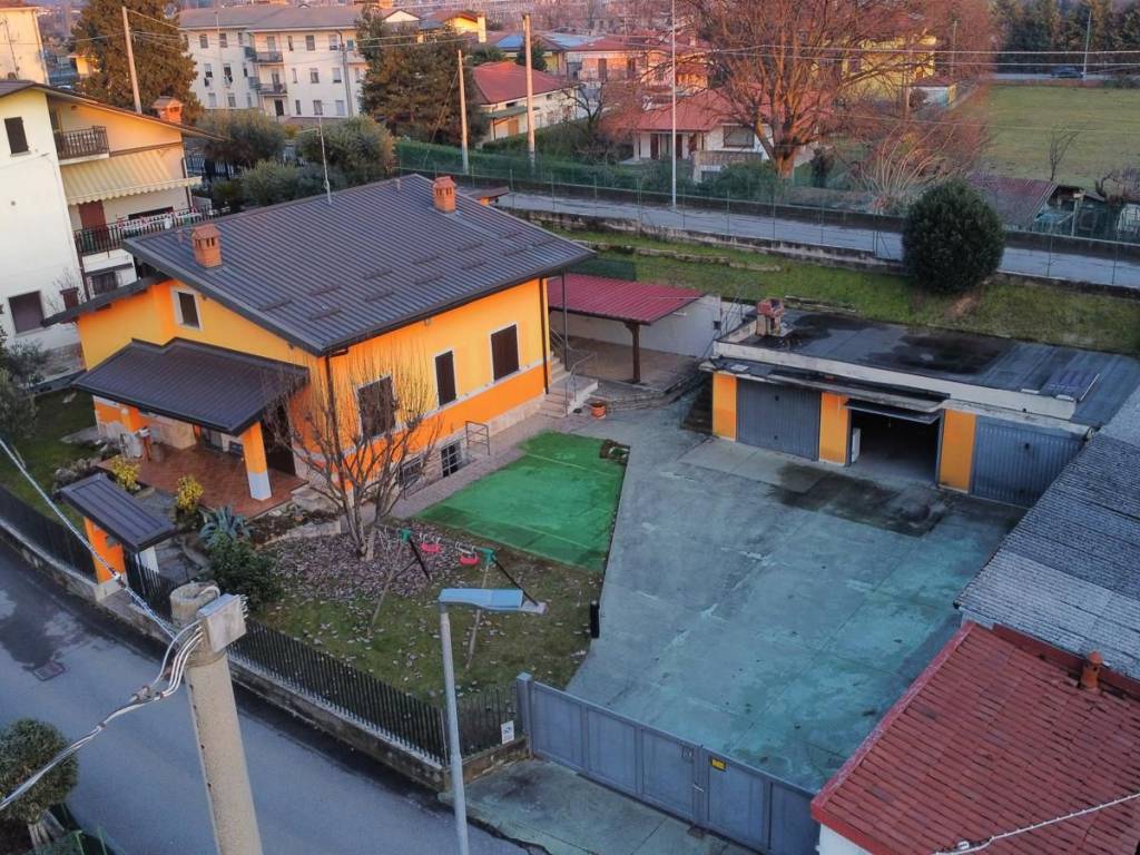 Villa a Montello in Via Leonardo da Vinci, 6 - Foto 4