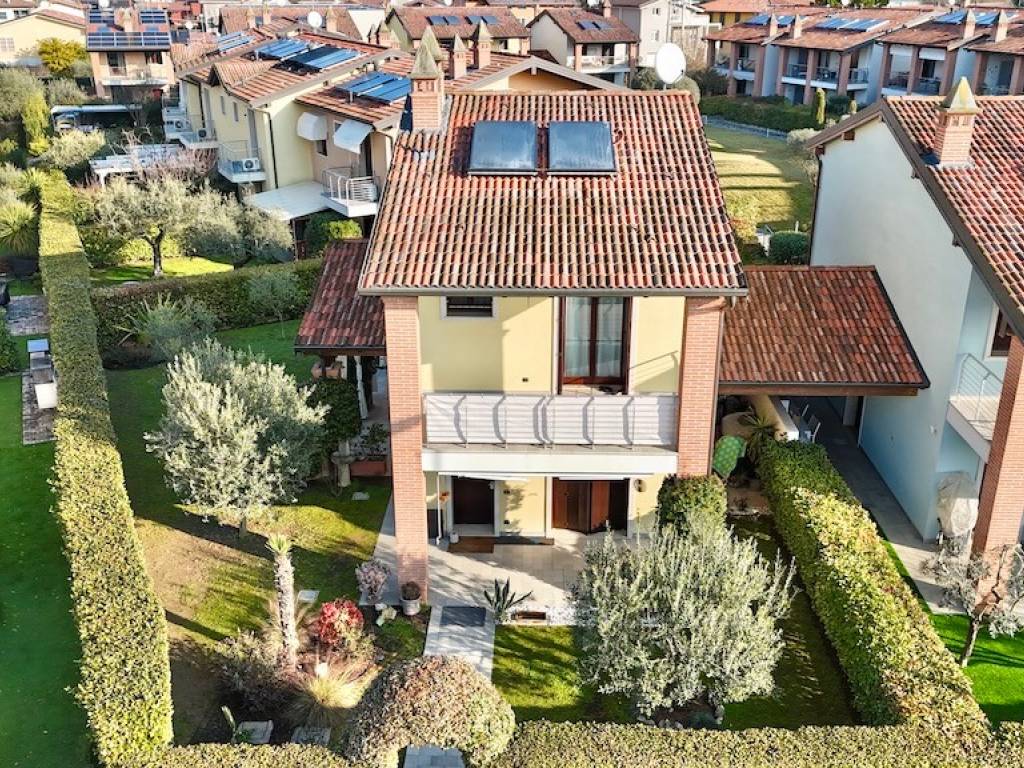 Villa a Peschiera del garda in Via Achille Ambrosi - Foto 4
