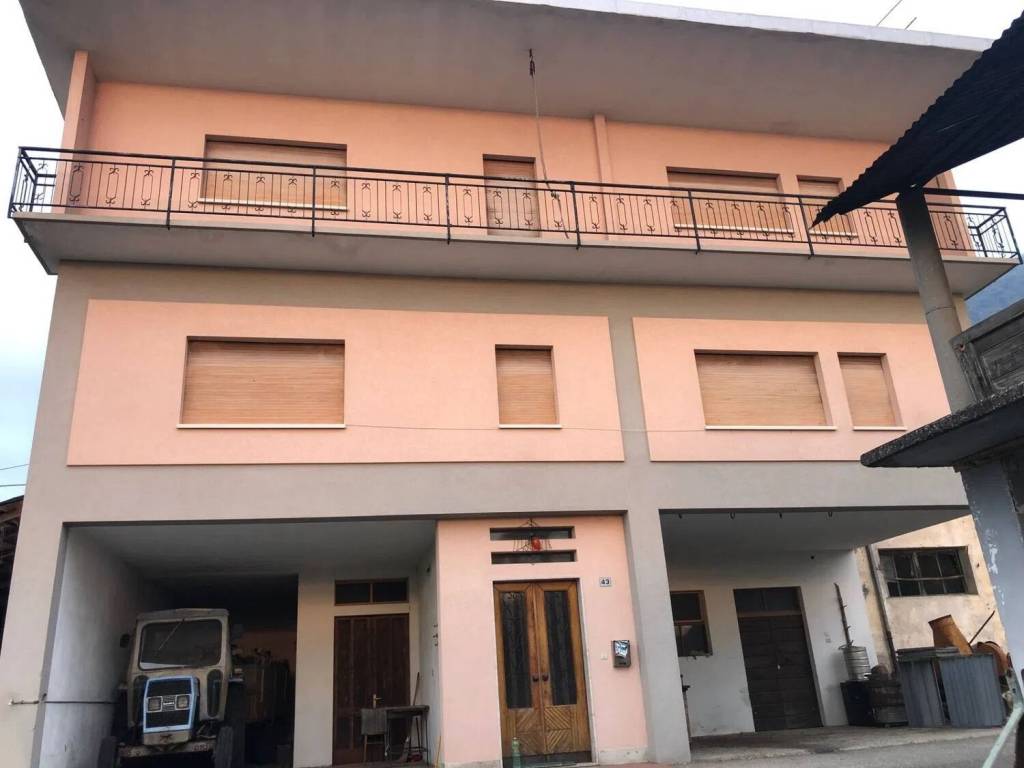 Villa a Cesiomaggiore in Via Battaglion Spluga - Foto 2