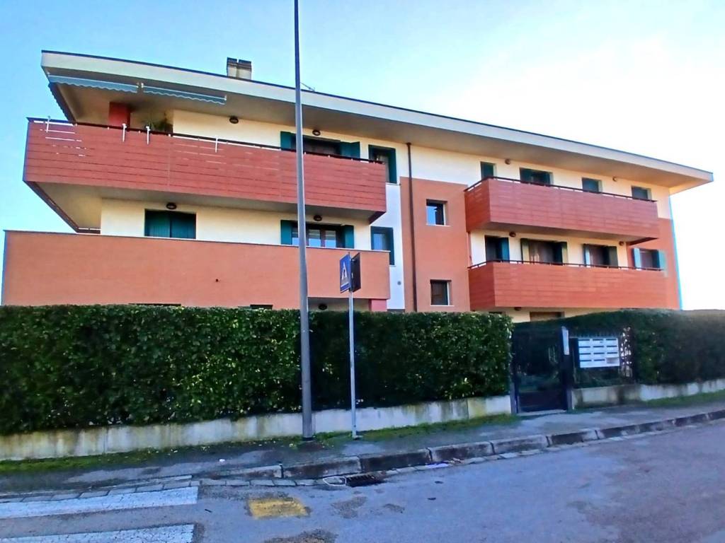 Appartamento a Ferrara in VIA ENZO NENCI - Foto 3