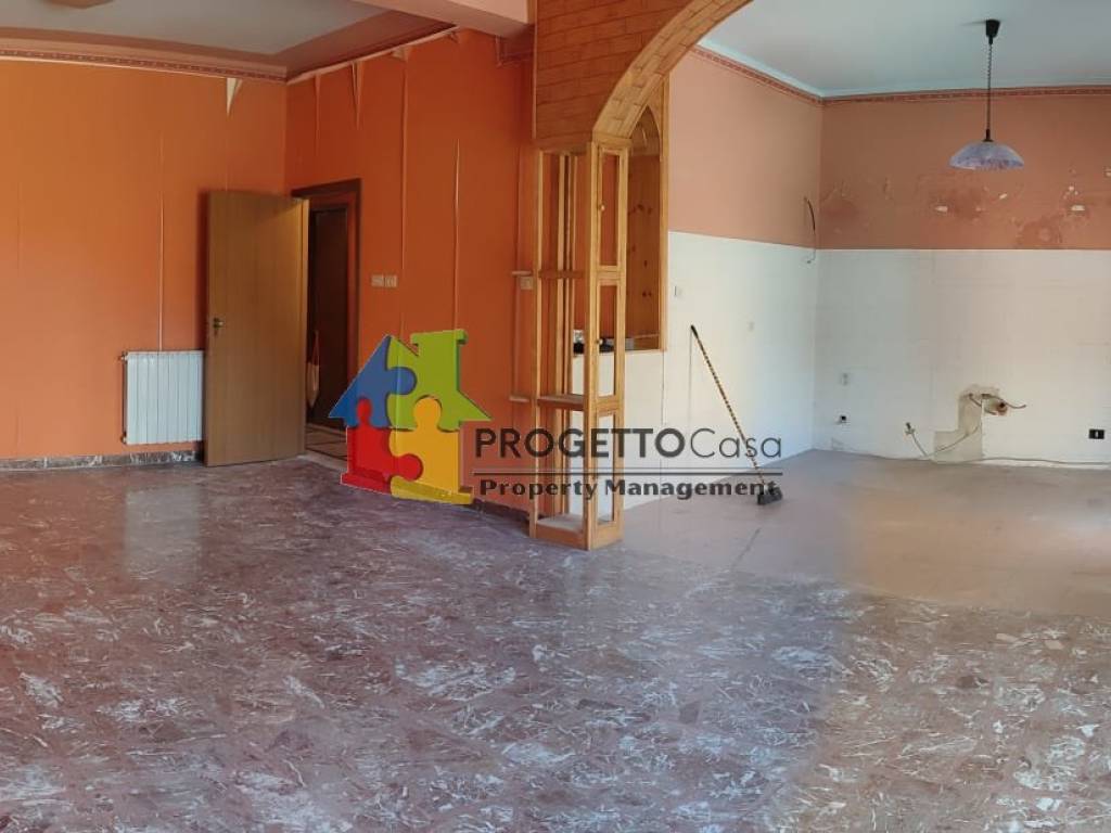 Appartamento a Adrano in Via Bruno Buozzi - Foto 4