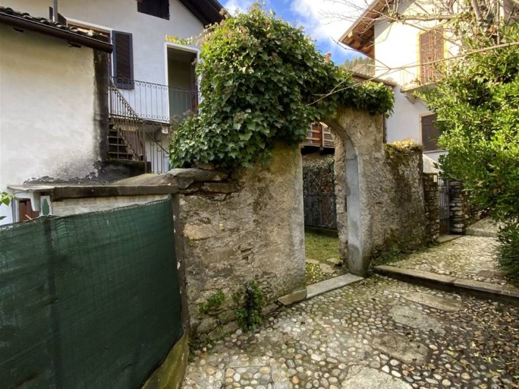 Casa indipendente a Gignese in Vicolo Centrale - Foto 2