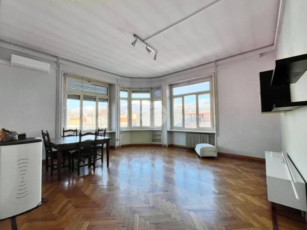 Appartamento a Ivrea in VIA JERVIS, 3 - Foto 2