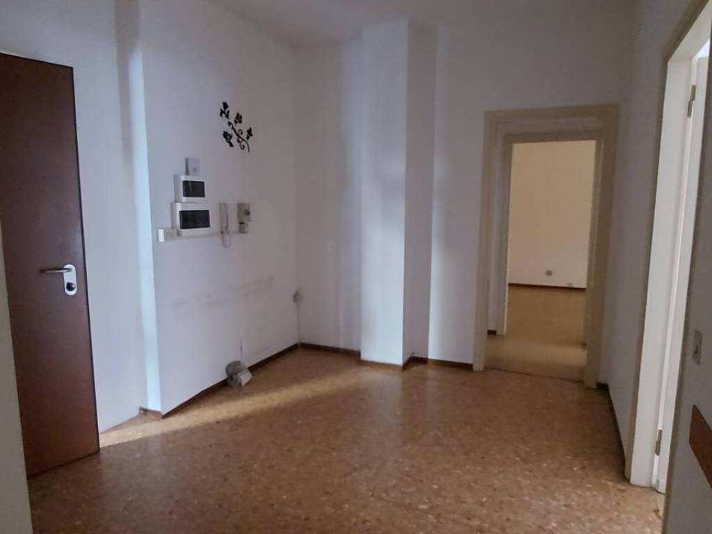 Immobile a Sesto calende in Via dell'Olmo - Foto 2