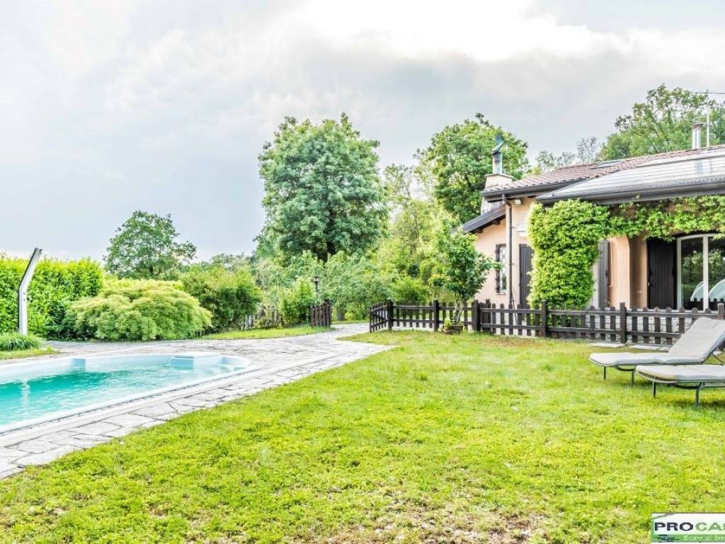 Villa a Locate varesino in Via Valbertina, 5 - Foto 2