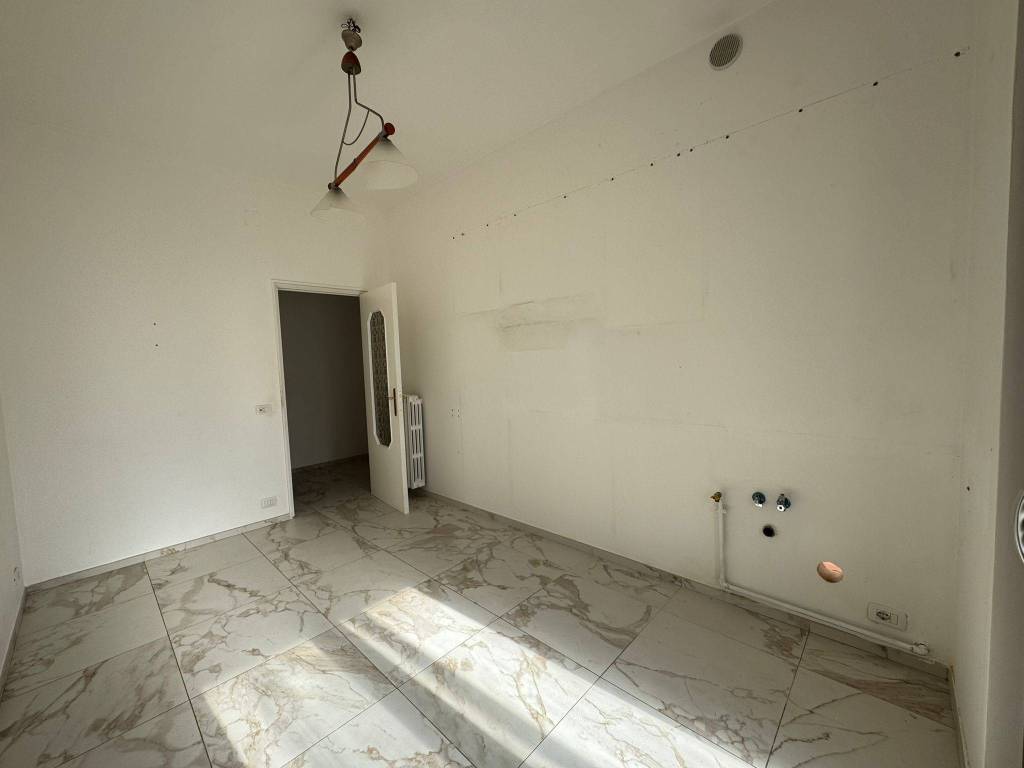 Appartamento a Casamassima in Via Fiorentini - Foto 2