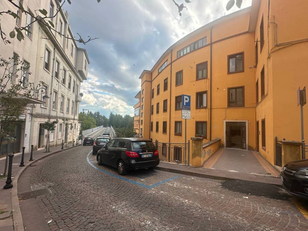 Appartamento a Potenza in Via Emanuele Viggiani, 6 - Foto 2